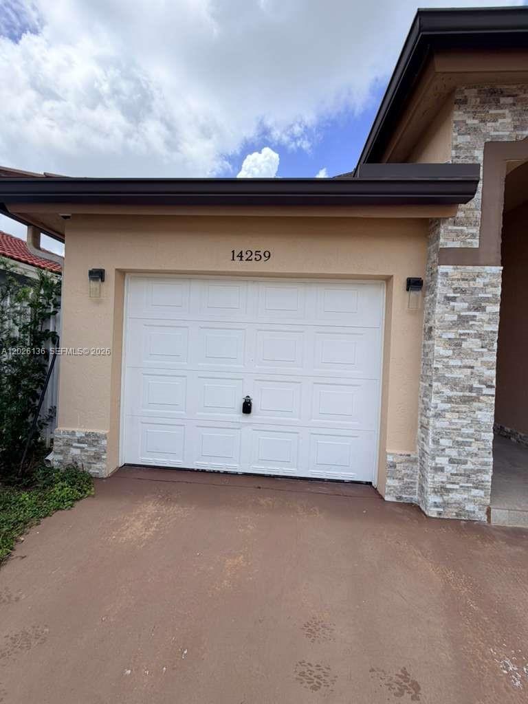ARISTOTLE SUB PHASE I - Residential Lease