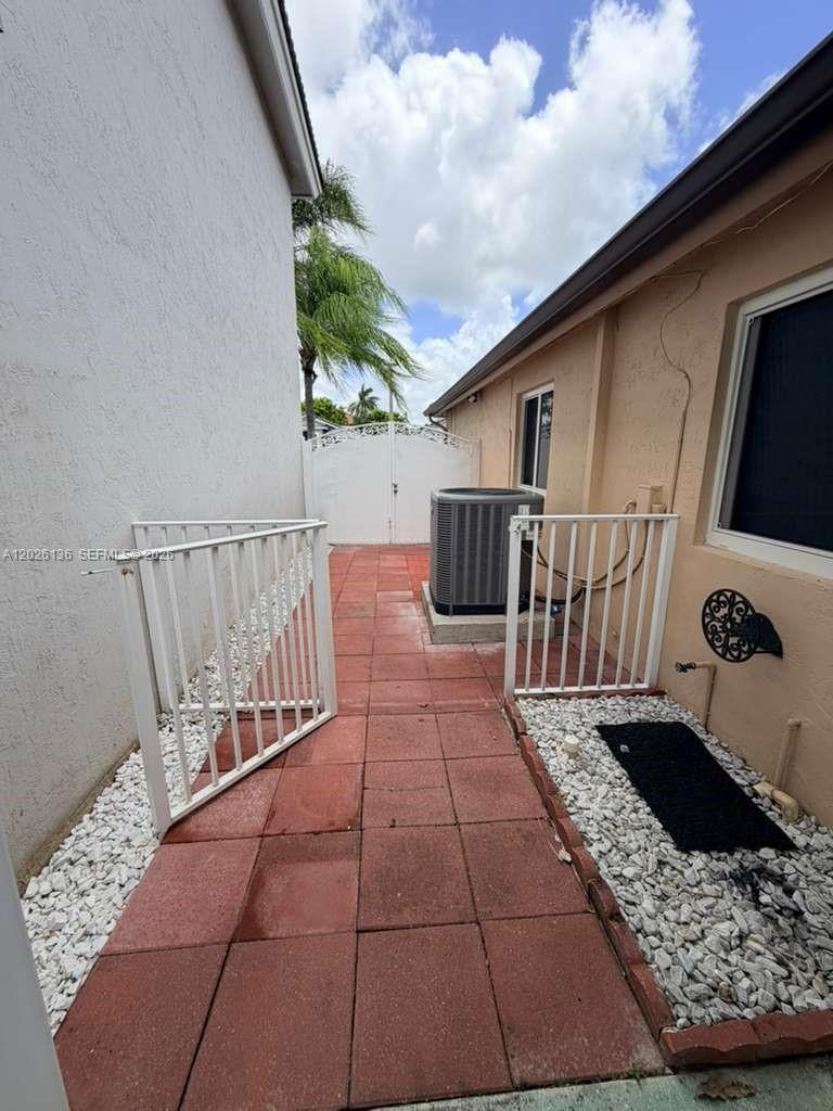 ARISTOTLE SUB PHASE I - Residential Lease