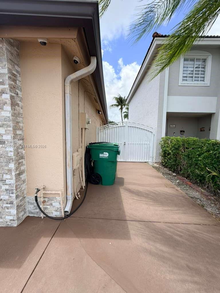 ARISTOTLE SUB PHASE I - Residential Lease
