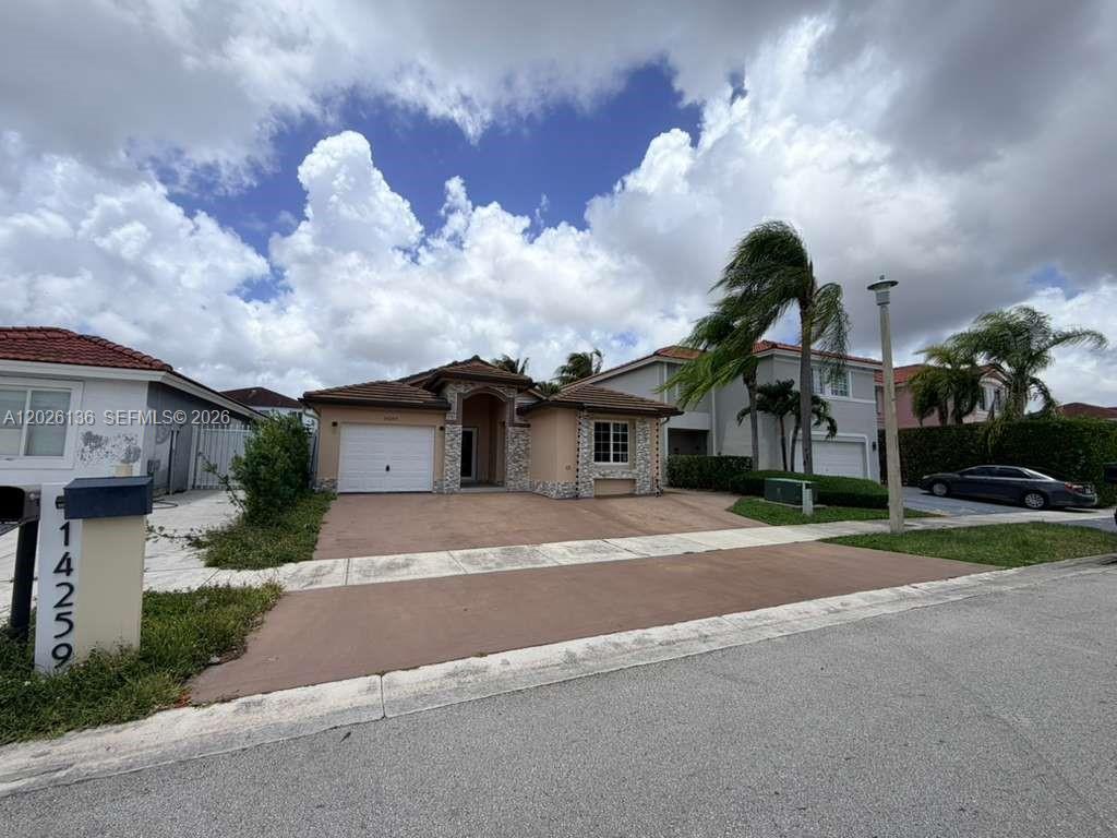 ARISTOTLE SUB PHASE I - Residential Lease