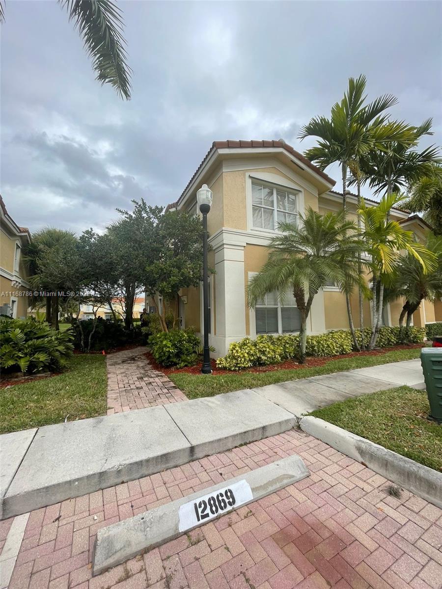 MELROSE POINT CONDO - Residential Lease