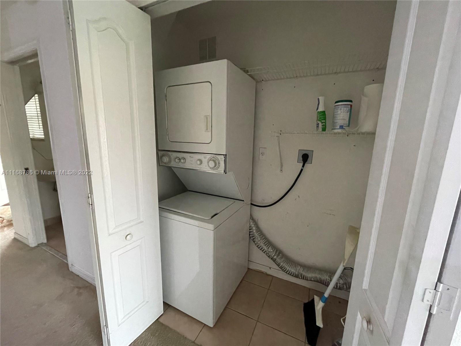 MELROSE POINT CONDO - Residential Lease