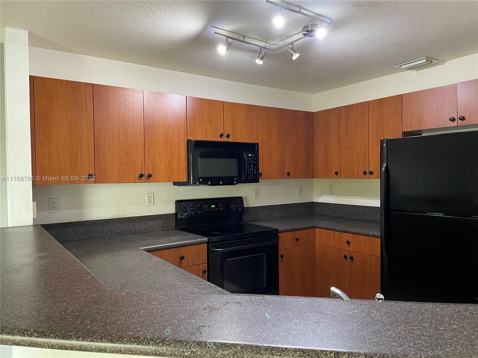 MELROSE POINT CONDO - Residential Lease