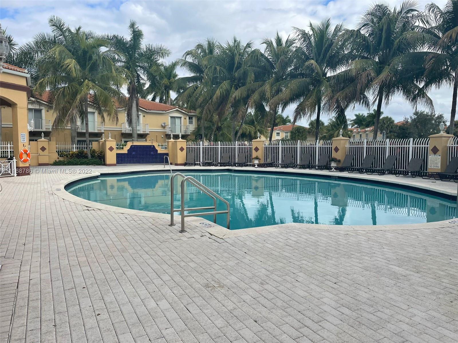 MELROSE POINT CONDO - Residential Lease