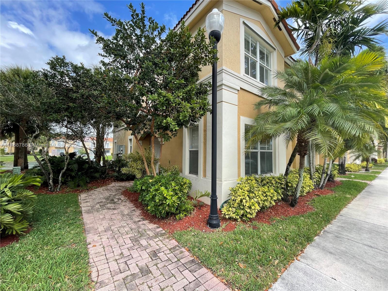 MELROSE POINT CONDO - Residential Lease