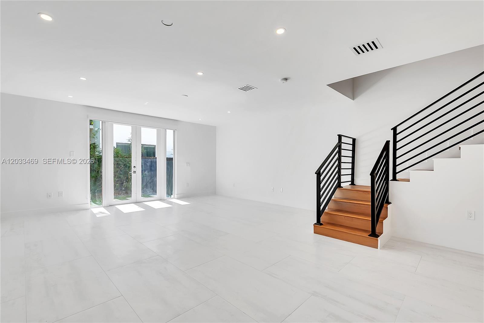 PERRY-FROW - Residential Lease