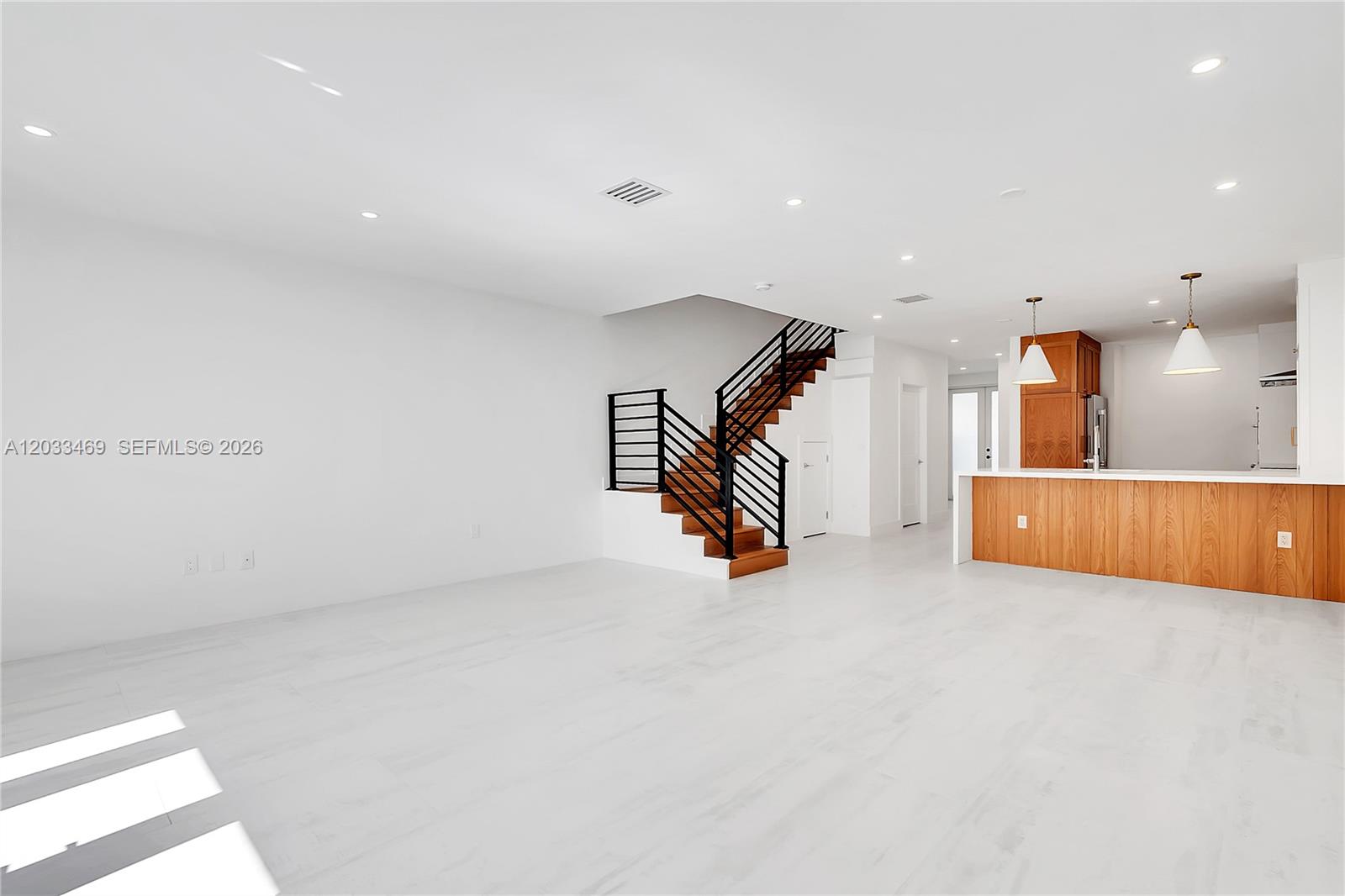 PERRY-FROW - Residential Lease
