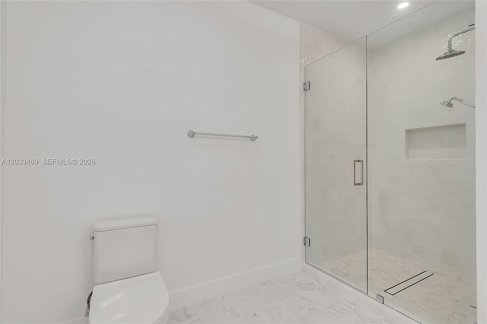 PERRY-FROW - Residential Lease