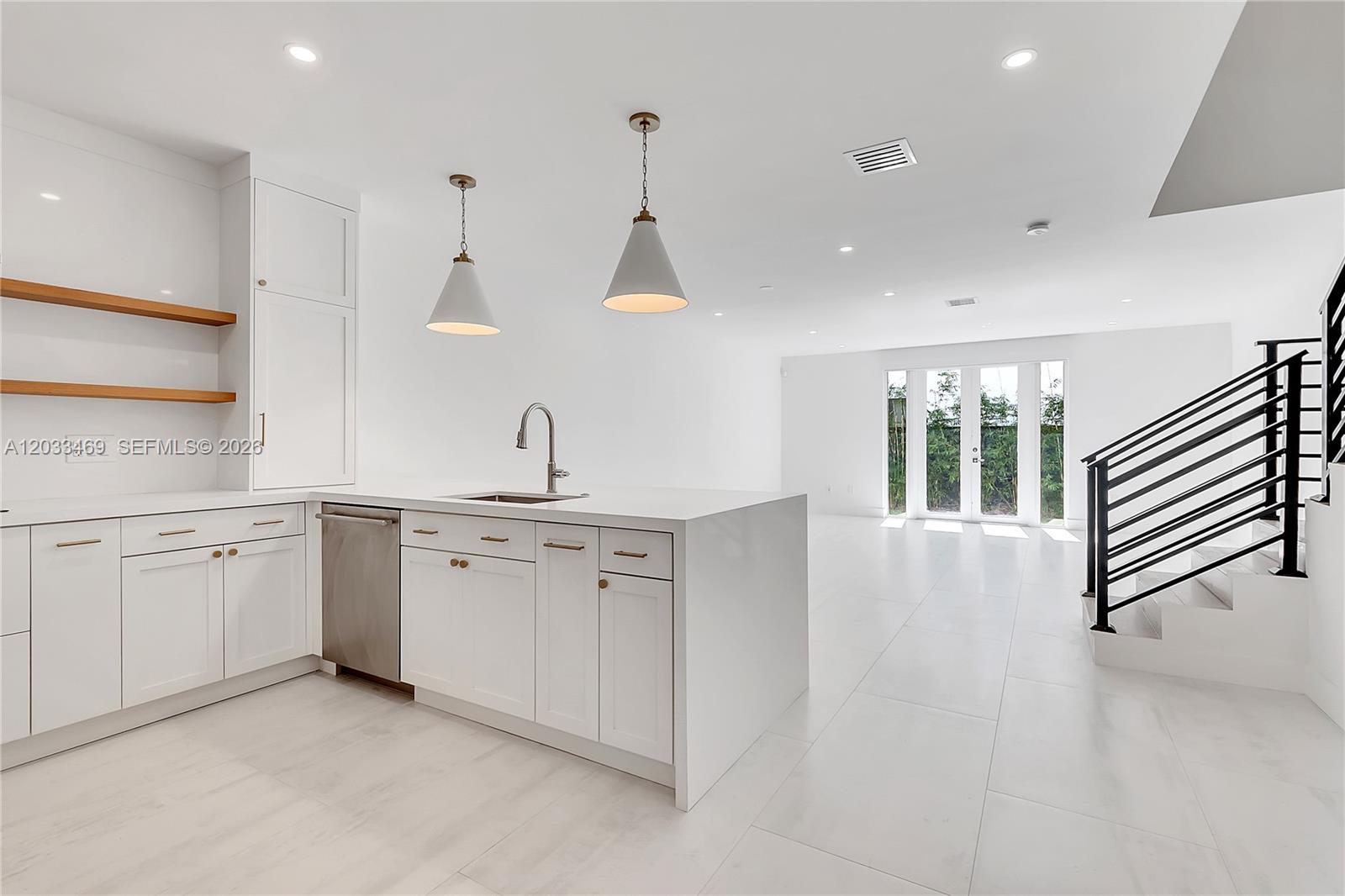 PERRY-FROW - Residential Lease