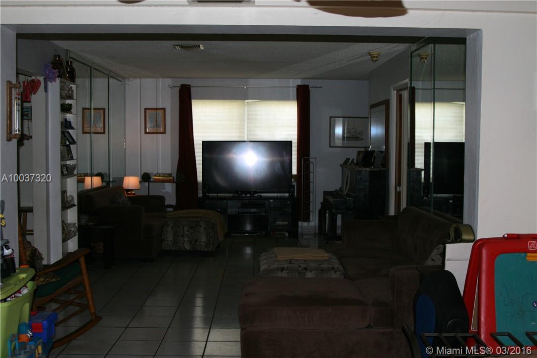 Hollywood Little Ranches - Residential Income