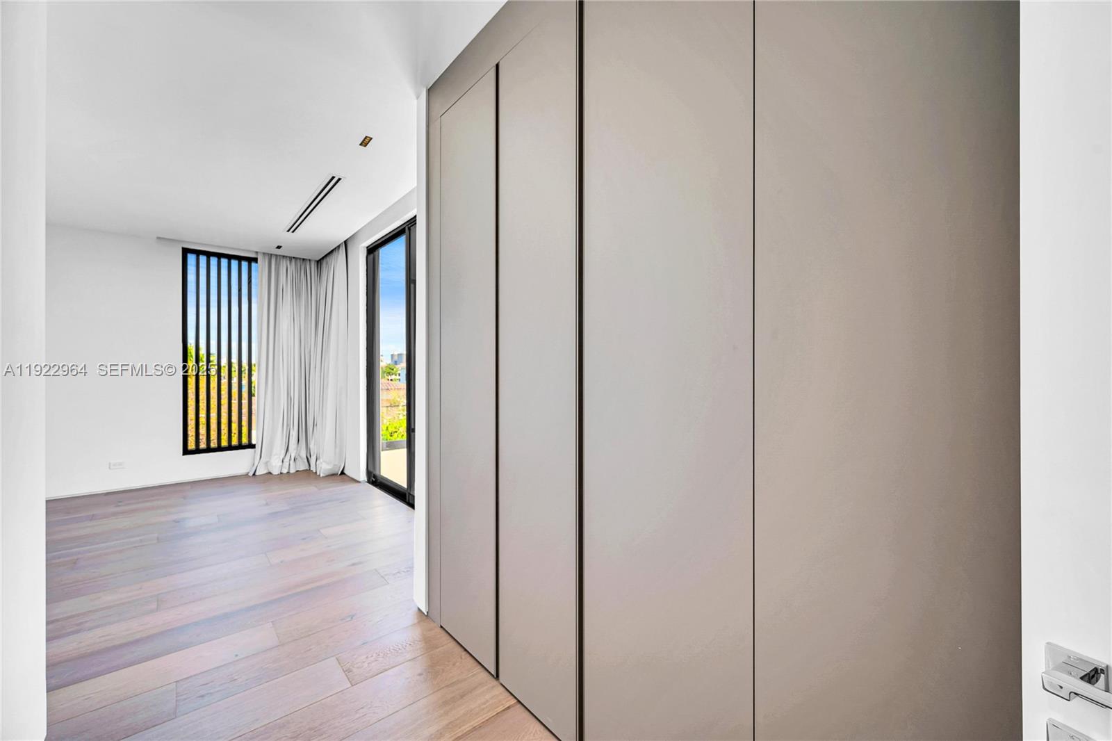 BISCAYNE BEACH-2ND ADDN - Residential