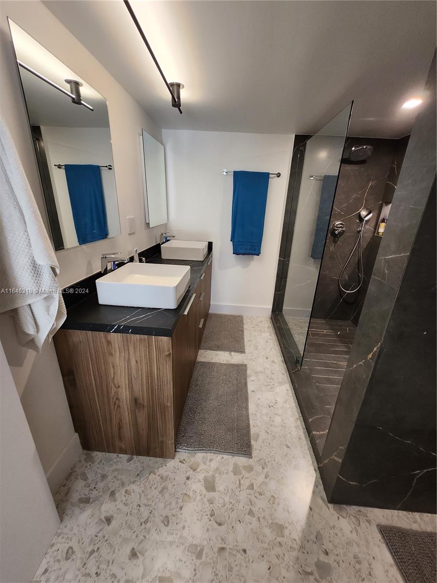 CLUB ATLANTIS CONDO - Residential