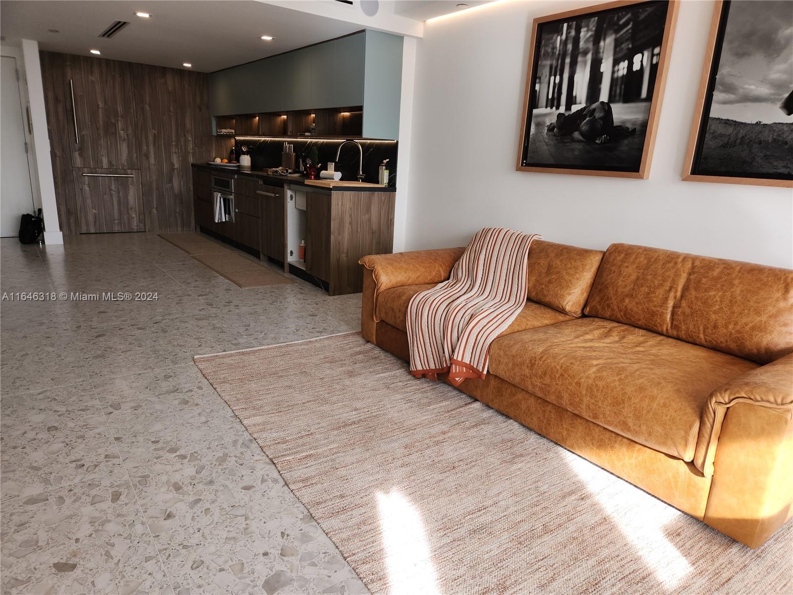 CLUB ATLANTIS CONDO - Residential