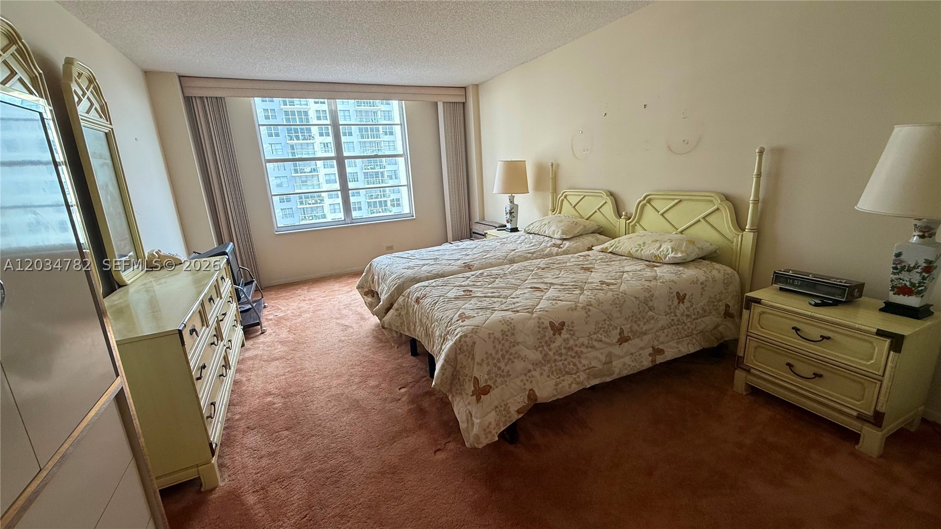 WINSTON TOWERS 400 CONDO - Residential
