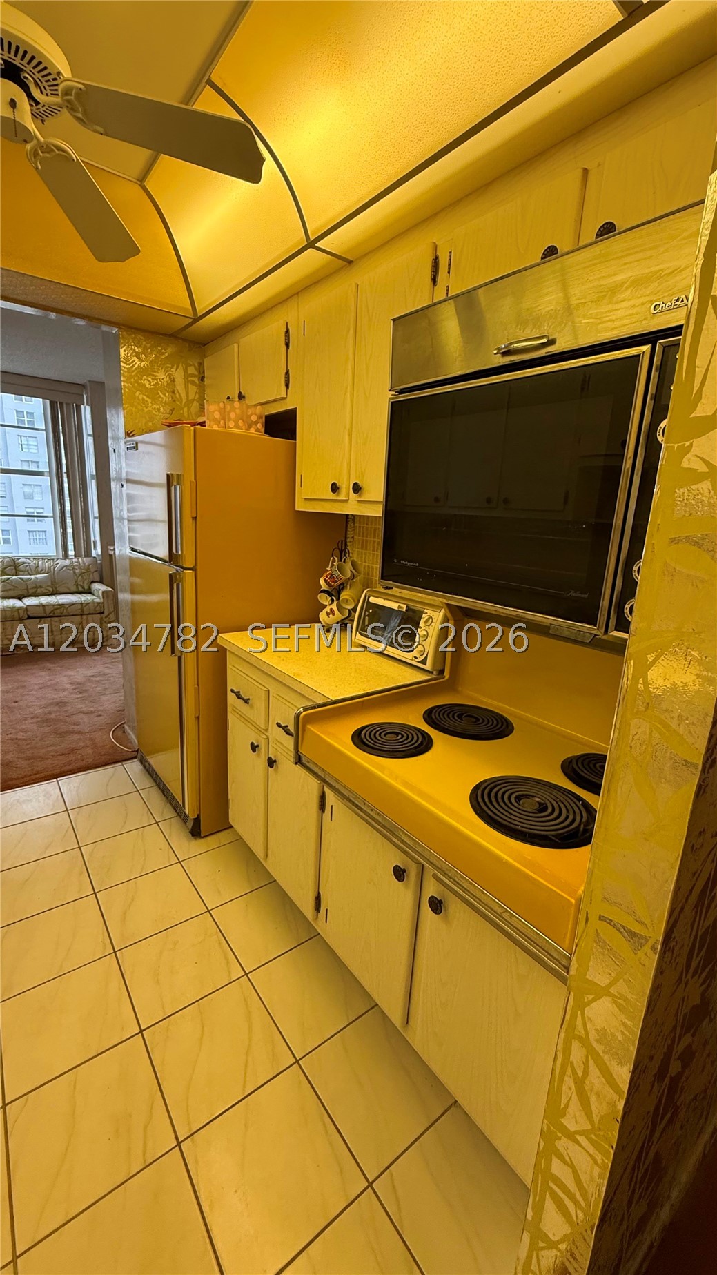 WINSTON TOWERS 400 CONDO - Residential
