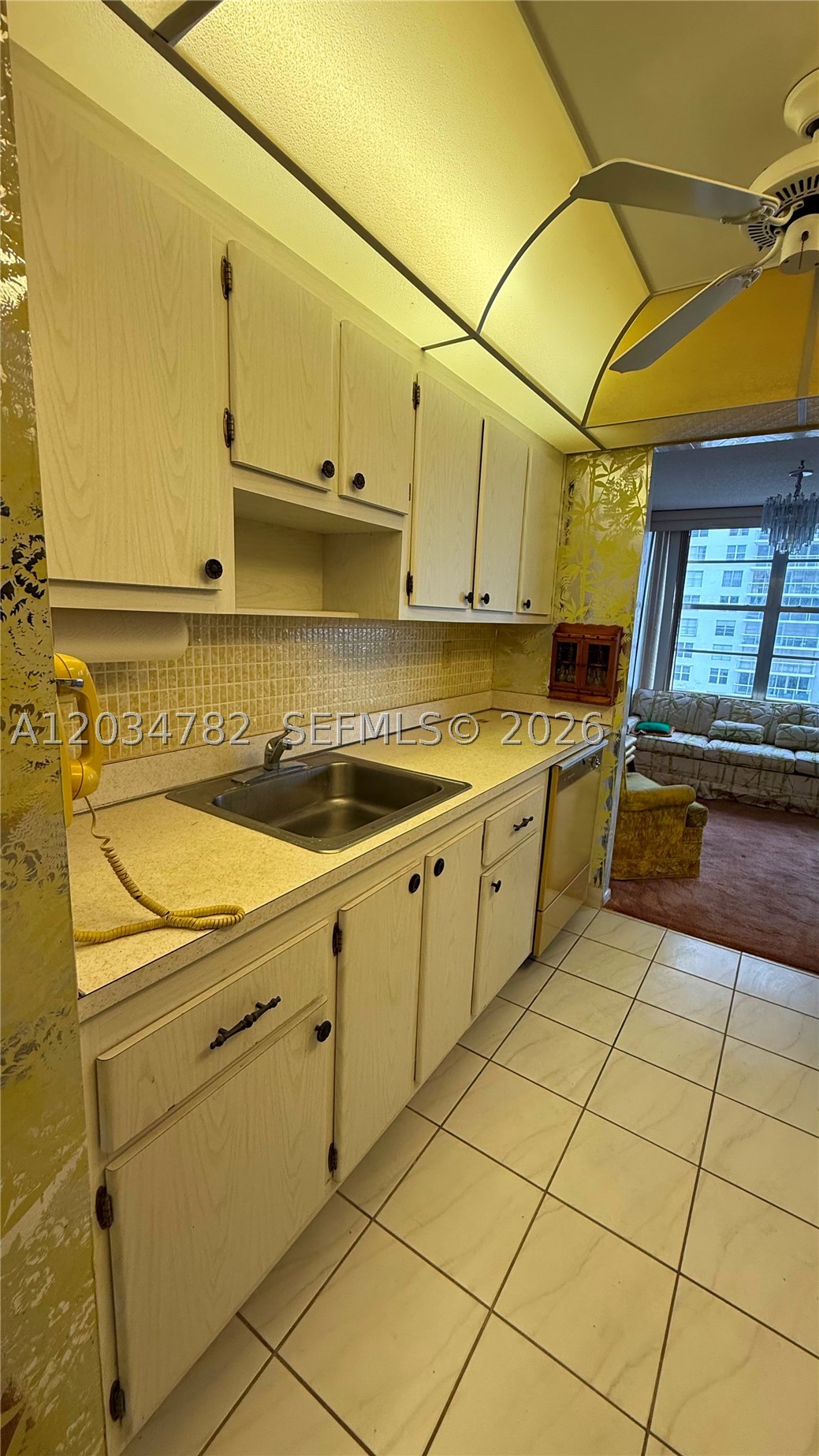 WINSTON TOWERS 400 CONDO - Residential