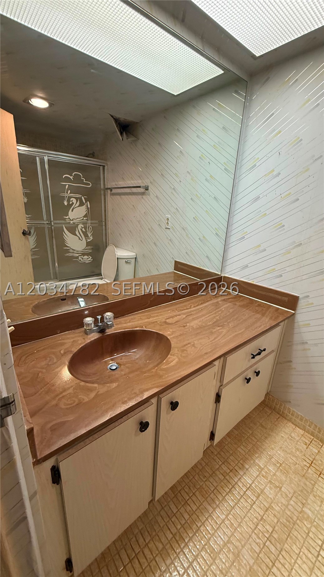 WINSTON TOWERS 400 CONDO - Residential