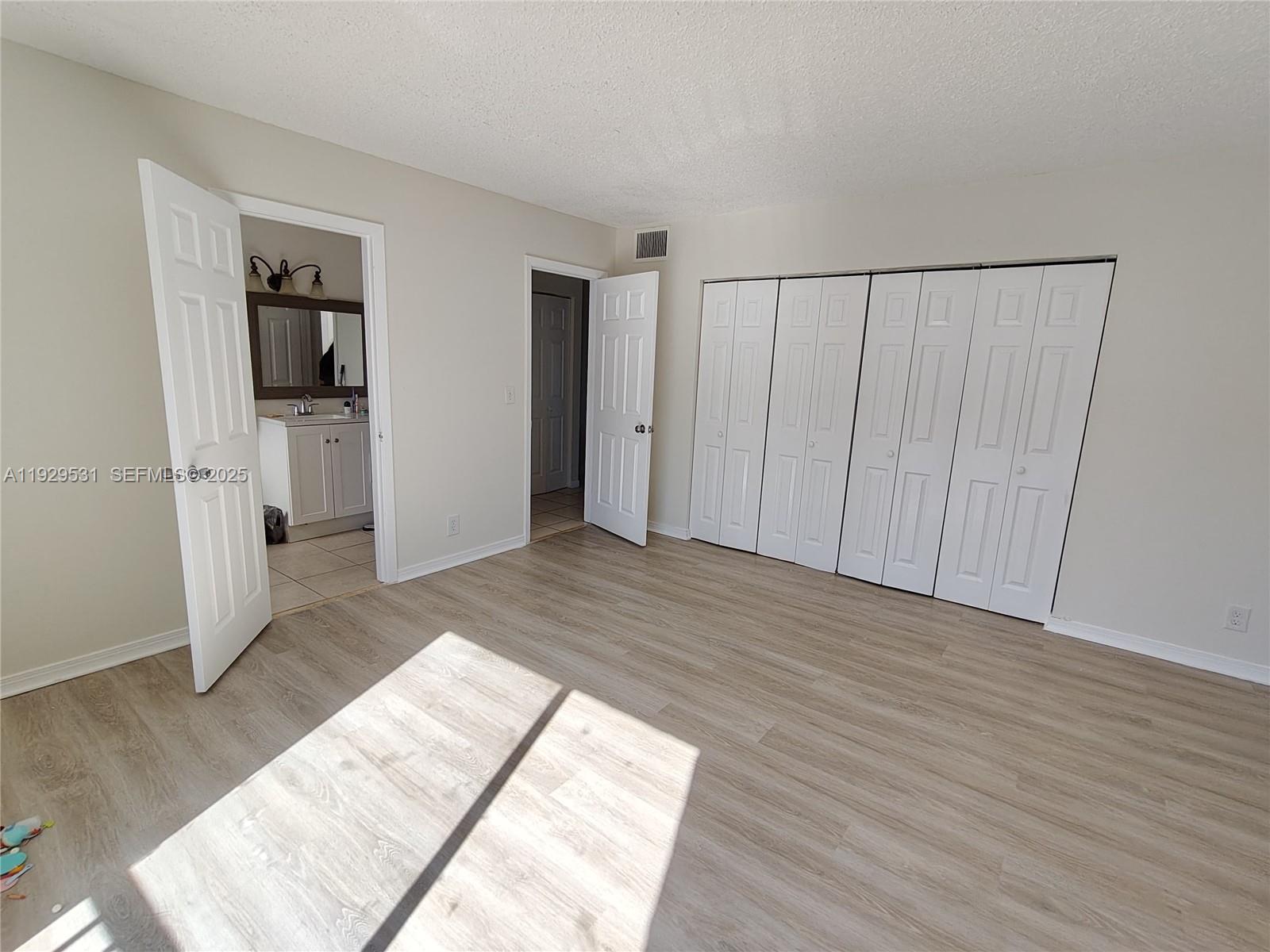 PALM VILLAGE CLUB CONDO - Residential Lease