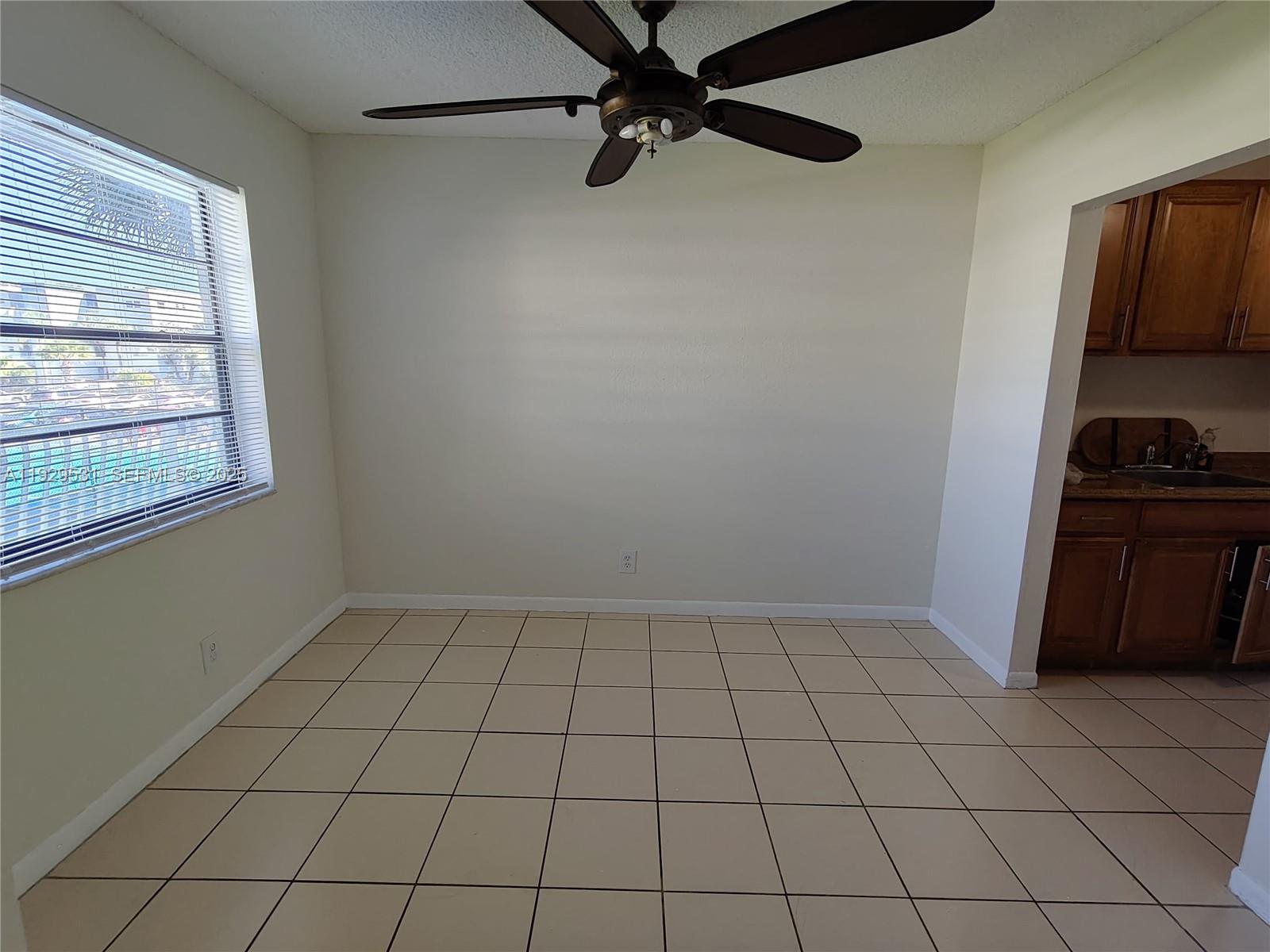 PALM VILLAGE CLUB CONDO - Residential Lease