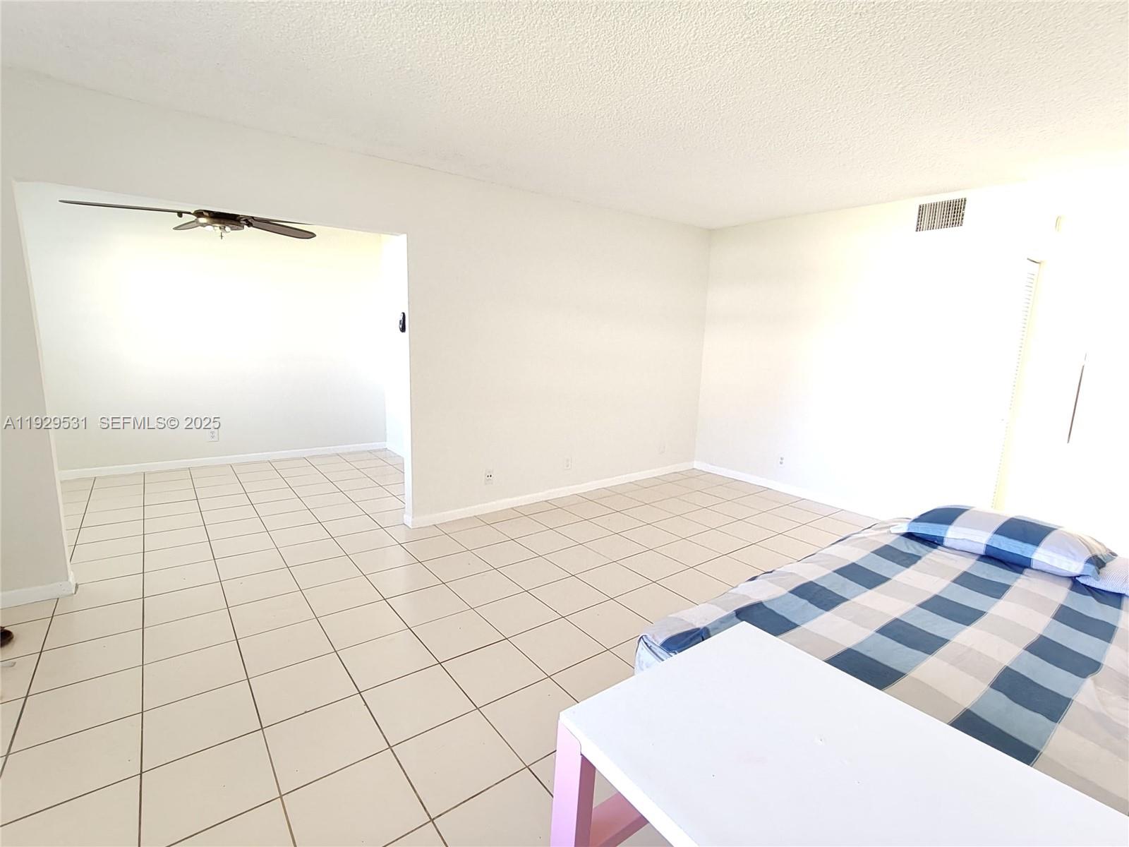 PALM VILLAGE CLUB CONDO - Residential Lease
