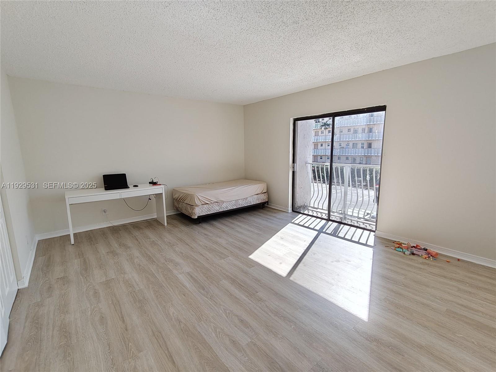 PALM VILLAGE CLUB CONDO - Residential Lease