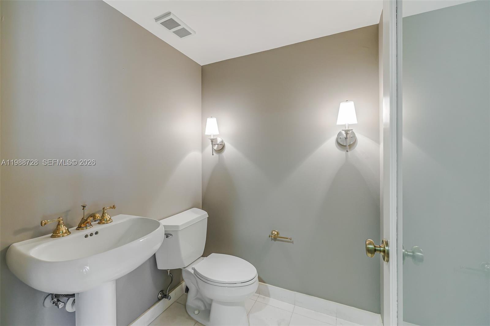 THE LANDMARK CONDO - Residential