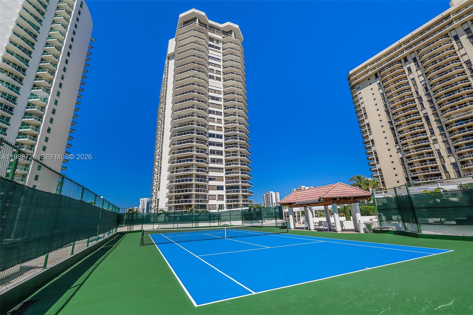 THE LANDMARK CONDO - Residential