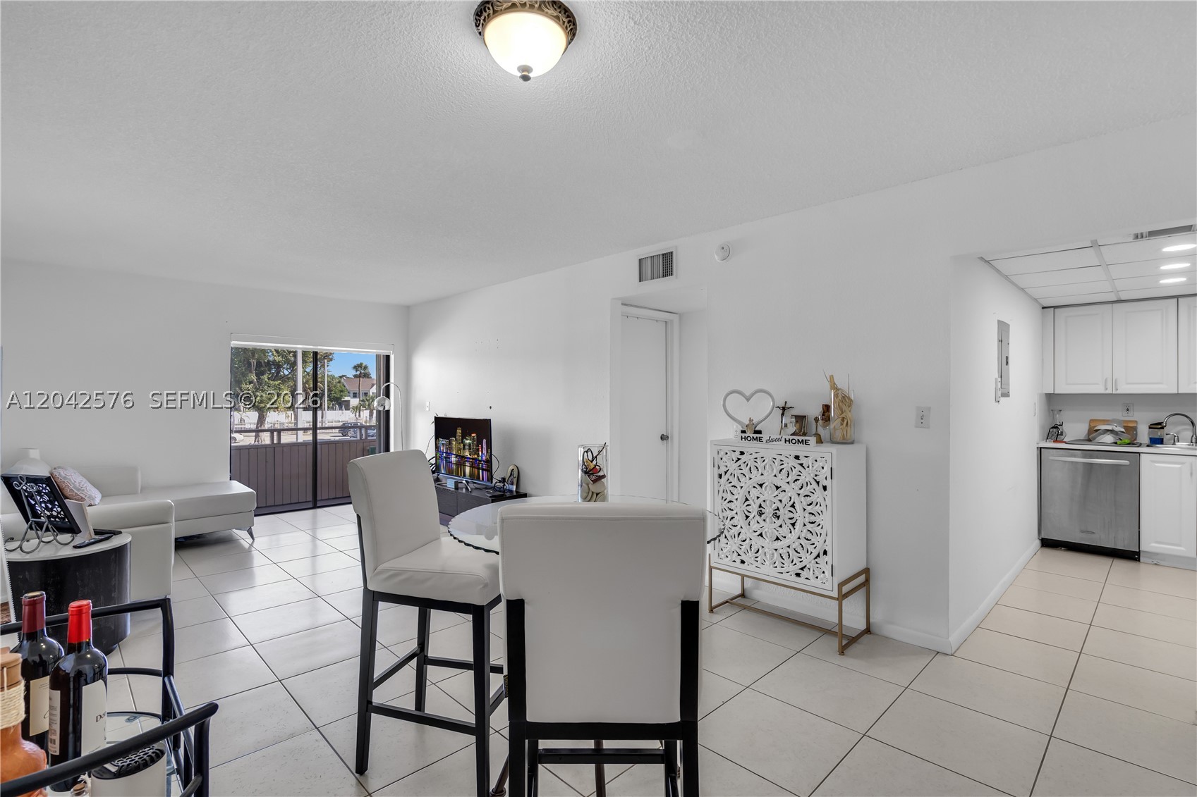LAKEVIEW GARDENS AT MIAMI - Residential