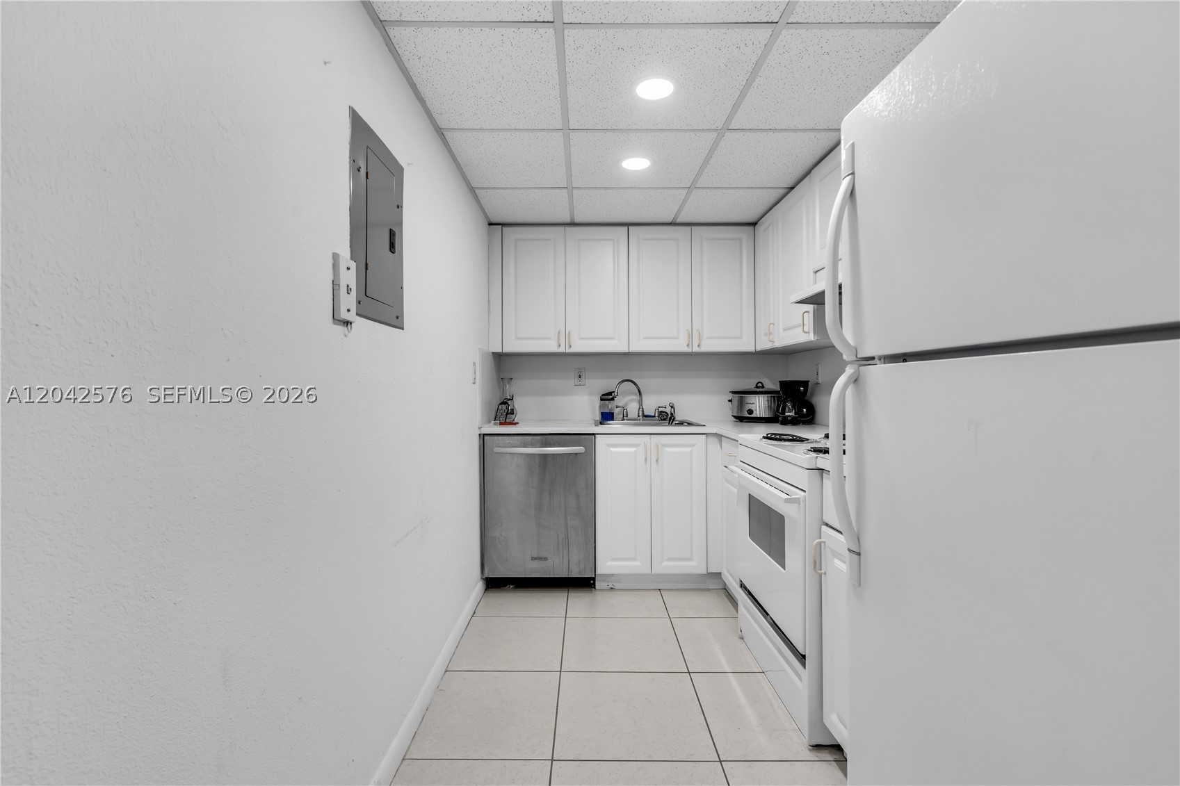 LAKEVIEW GARDENS AT MIAMI - Residential
