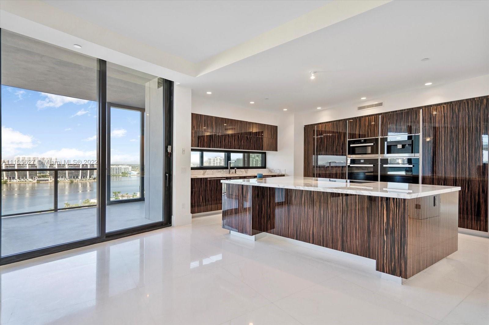 18555 COLLINS AVENUE COND - Residential