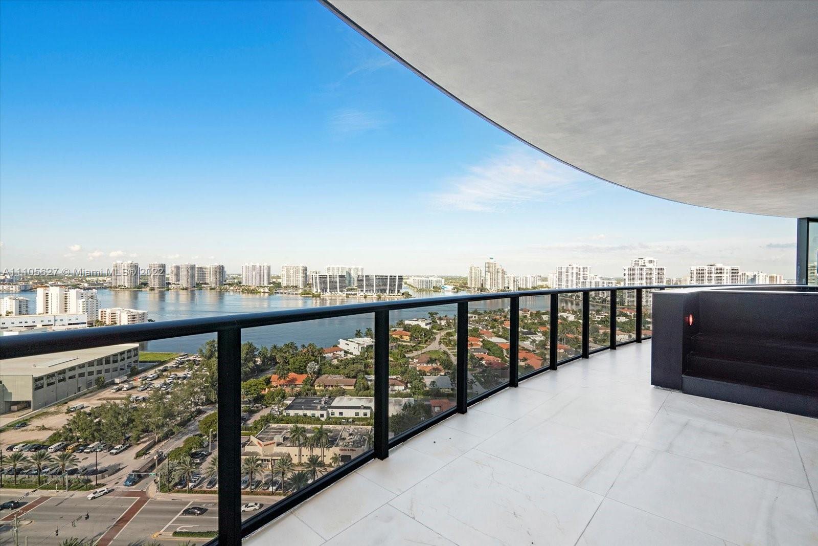 18555 COLLINS AVENUE COND - Residential