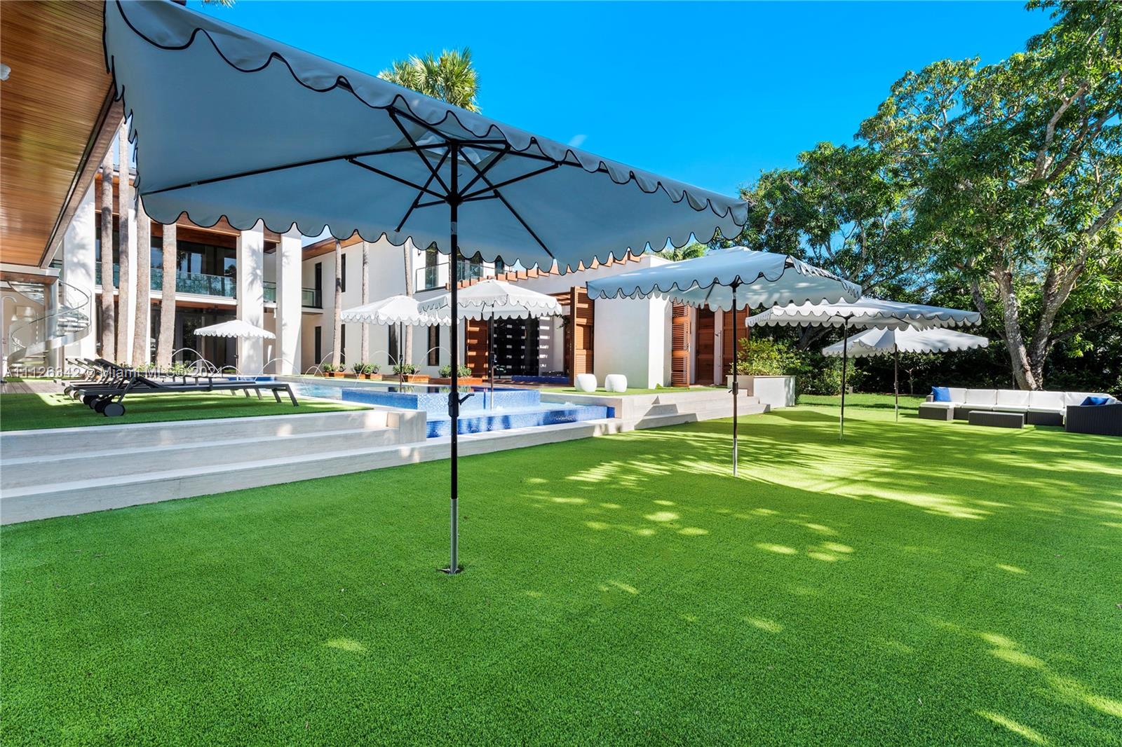 TOWN & COUNTRY ESTATES - Residential