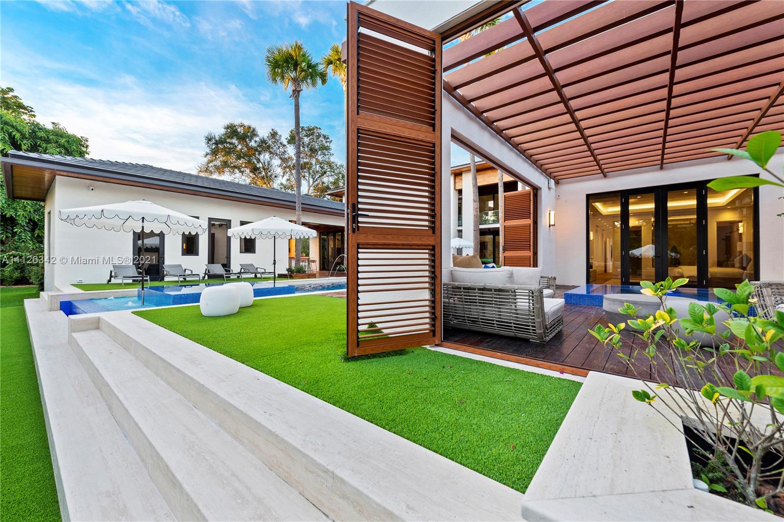 TOWN & COUNTRY ESTATES - Residential