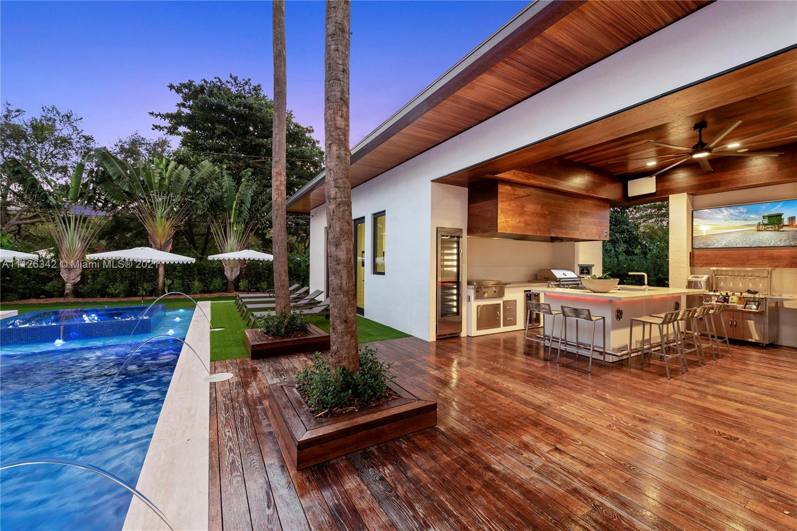 TOWN & COUNTRY ESTATES - Residential