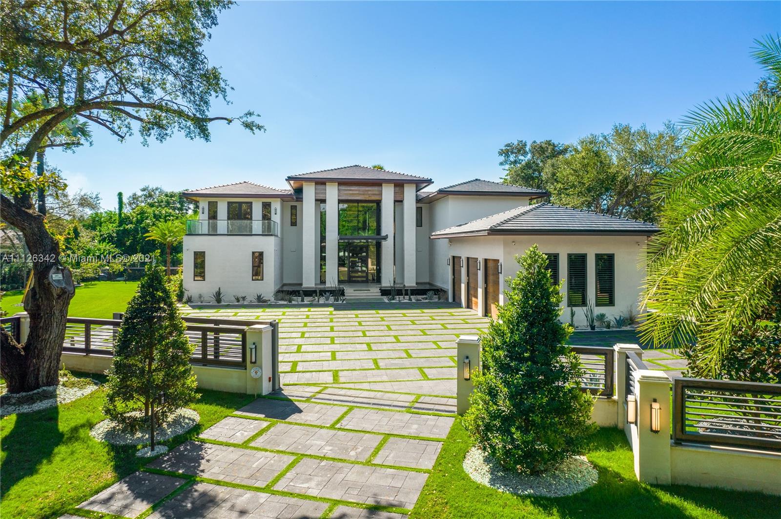 TOWN & COUNTRY ESTATES - Residential