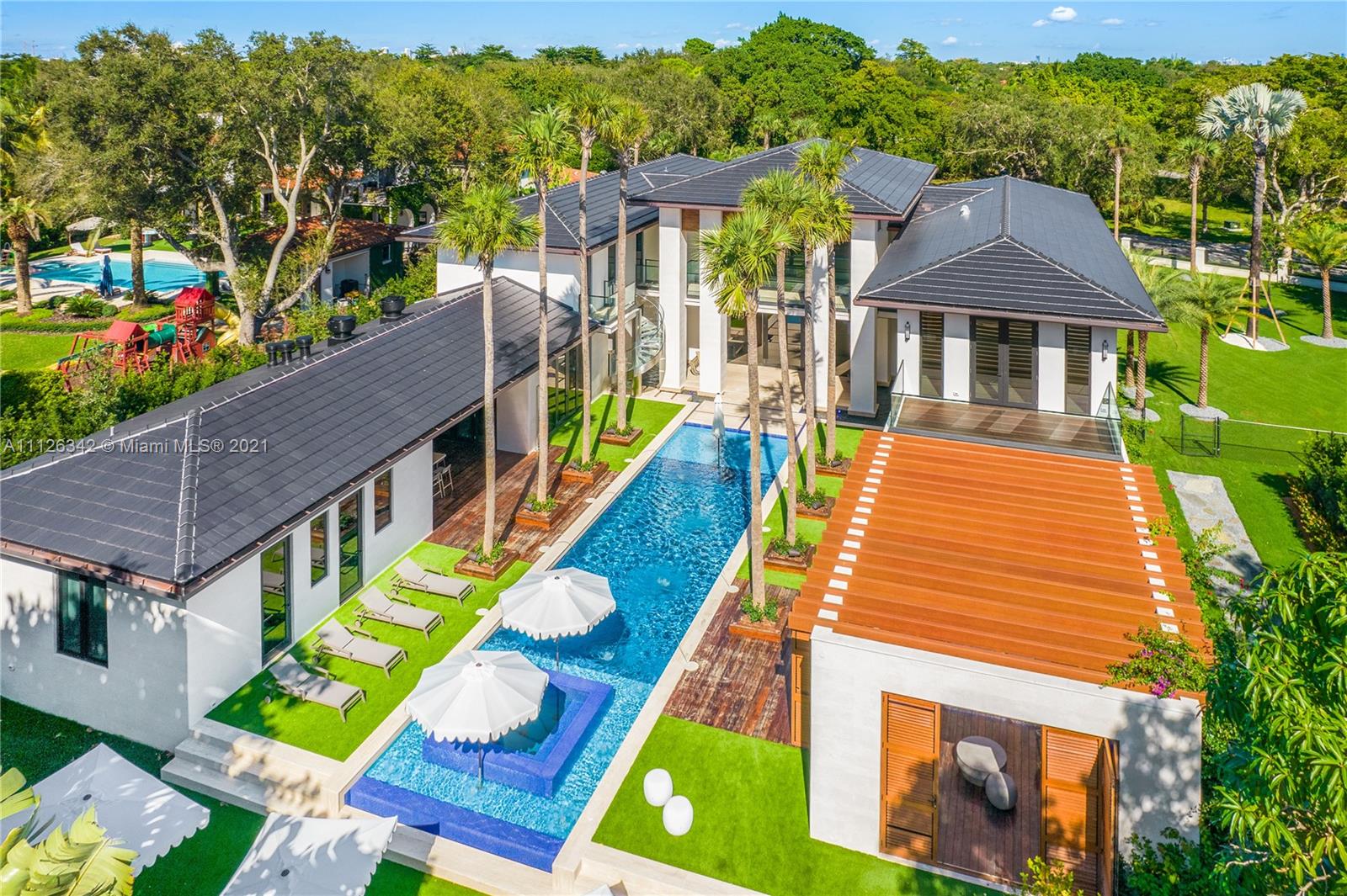 TOWN & COUNTRY ESTATES - Residential