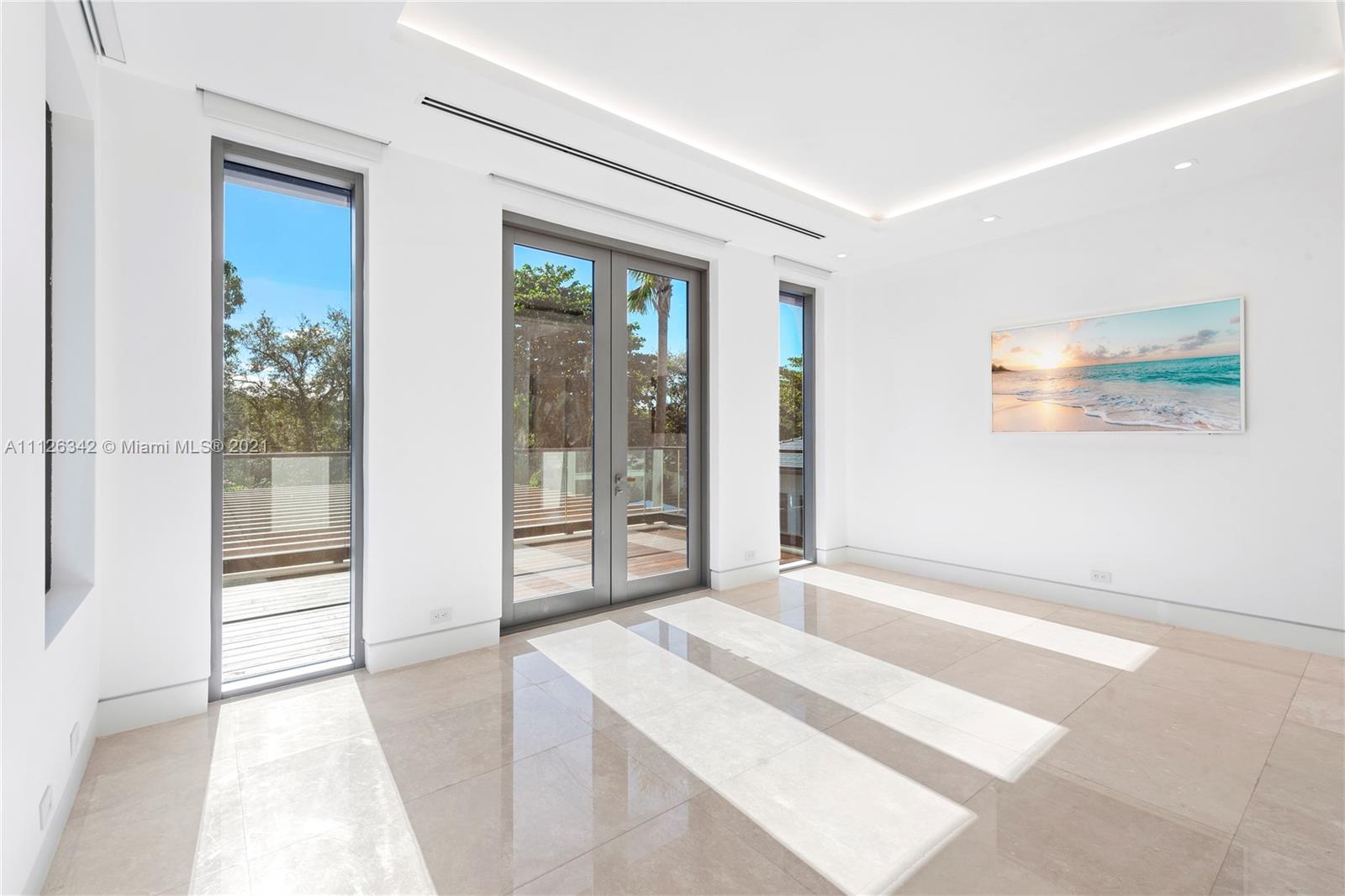 TOWN & COUNTRY ESTATES - Residential
