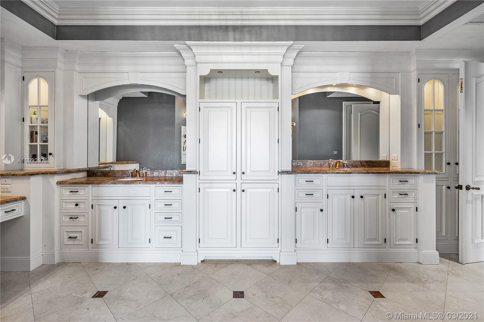 DEL LAGO ISLE - Residential