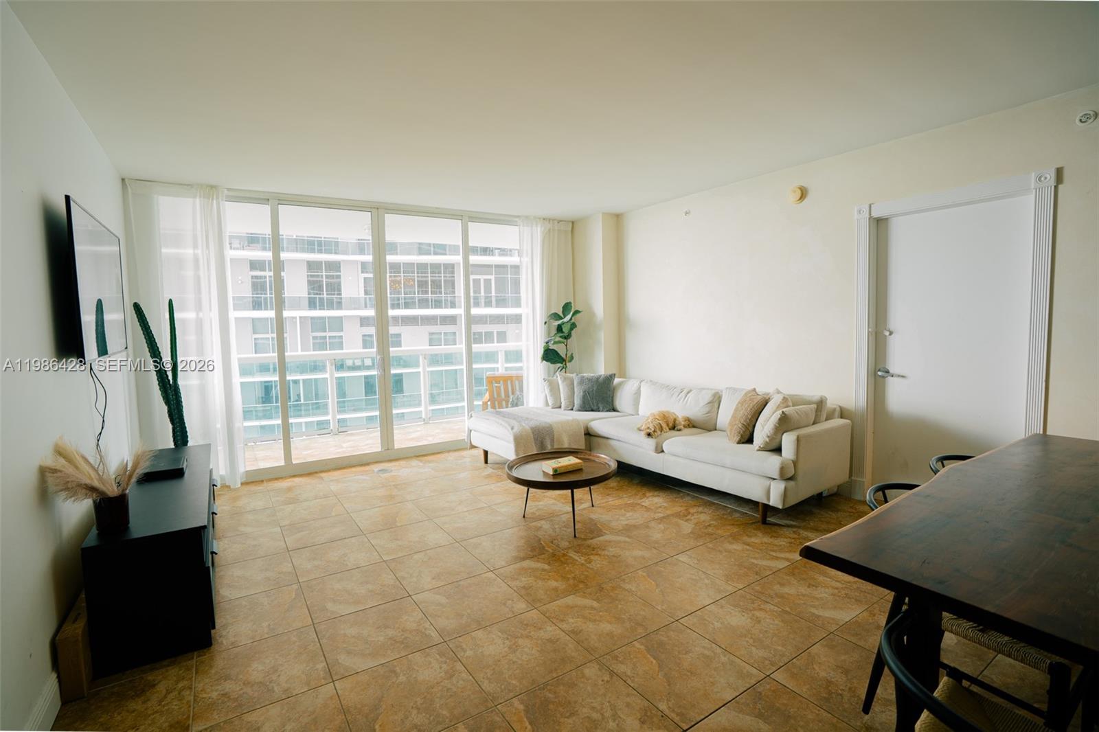 1800 CLUB CONDO - Residential