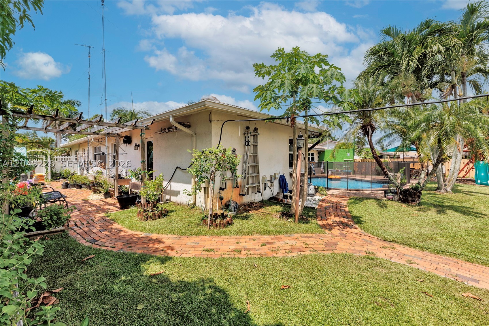 BONAVENTURE LAKES ADD 1 - Residential