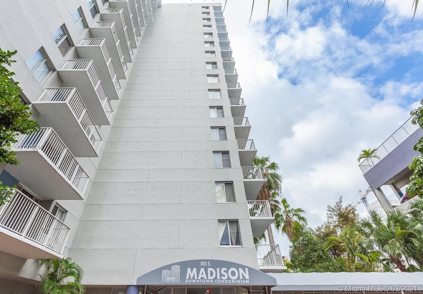 Spacious 1 bed 1 bath with his and hers closets. Updated kitchen and bathrooms. Gated community in the heart of Downtown Miami. Building features fob entry, fitness center, pool and a volleyball court, private BBQ area, covered parking and much more. Accessible to public transportation including Metro-Rail, Metro Mover, buses etc. Laundry facility located on 1st floor. 1 Assigned parking space. Pet under 25lbs allowed, proper documentation, $75 registration fee and non-refundable $150 pet fee required.