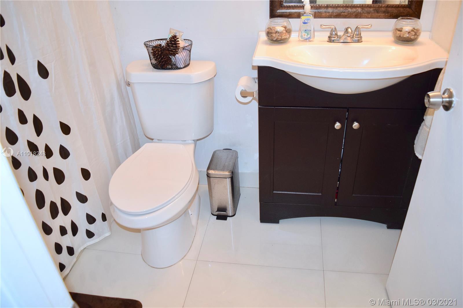 MADISON DOWNTOWN CONDO - Residential Lease