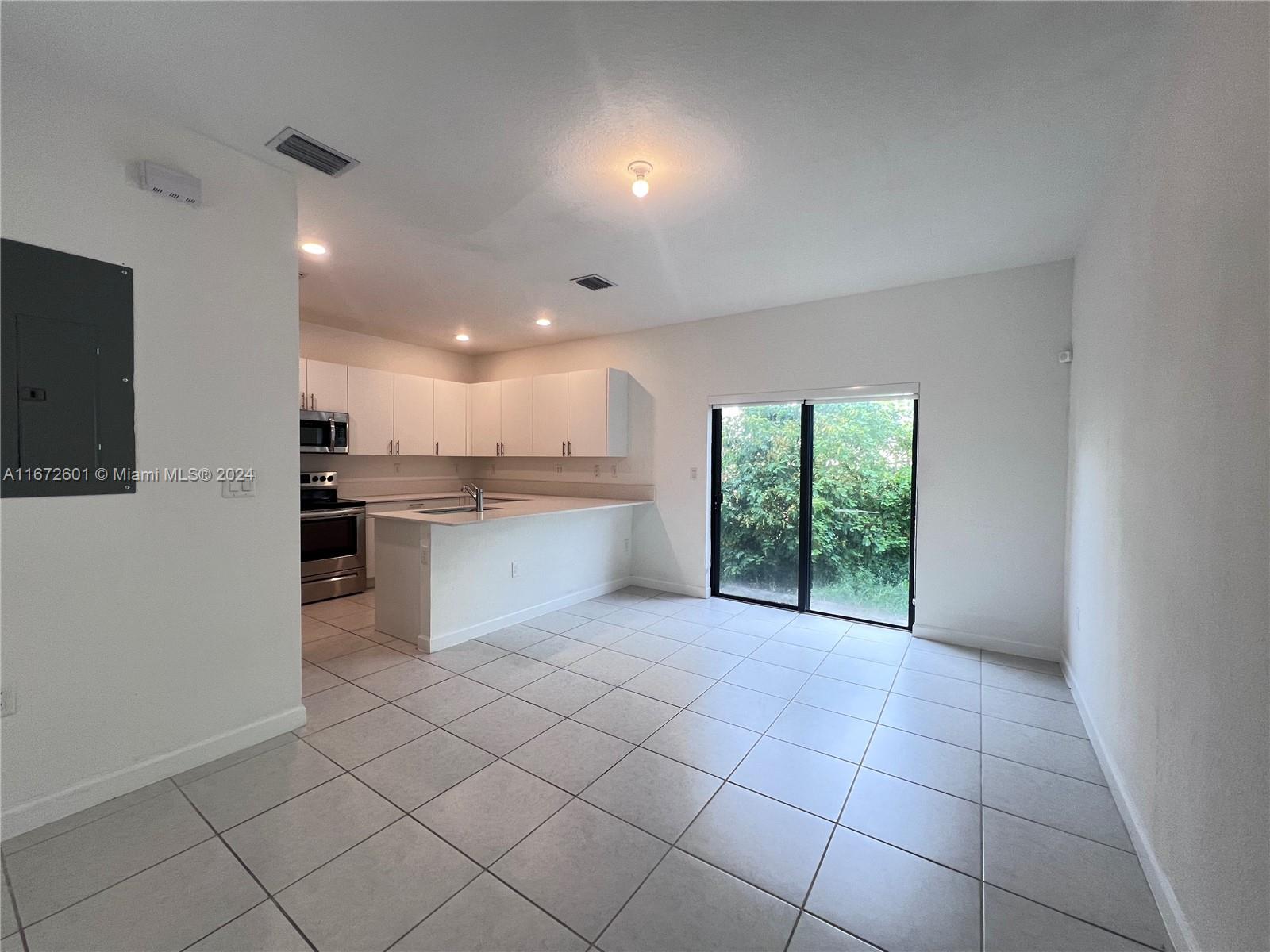 PINE ISLE - Residential Lease