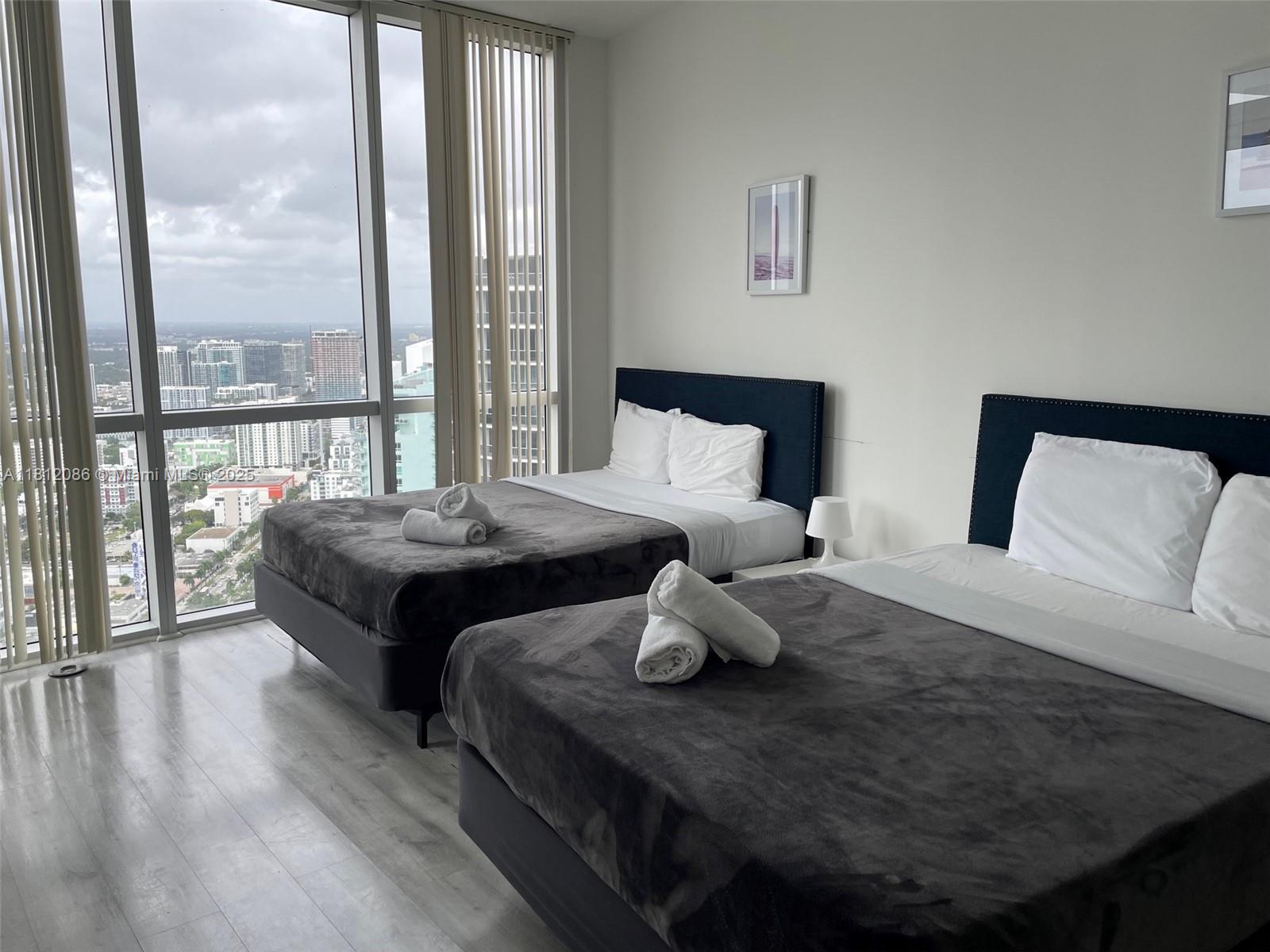 OPERA TOWER CONDO - Residential