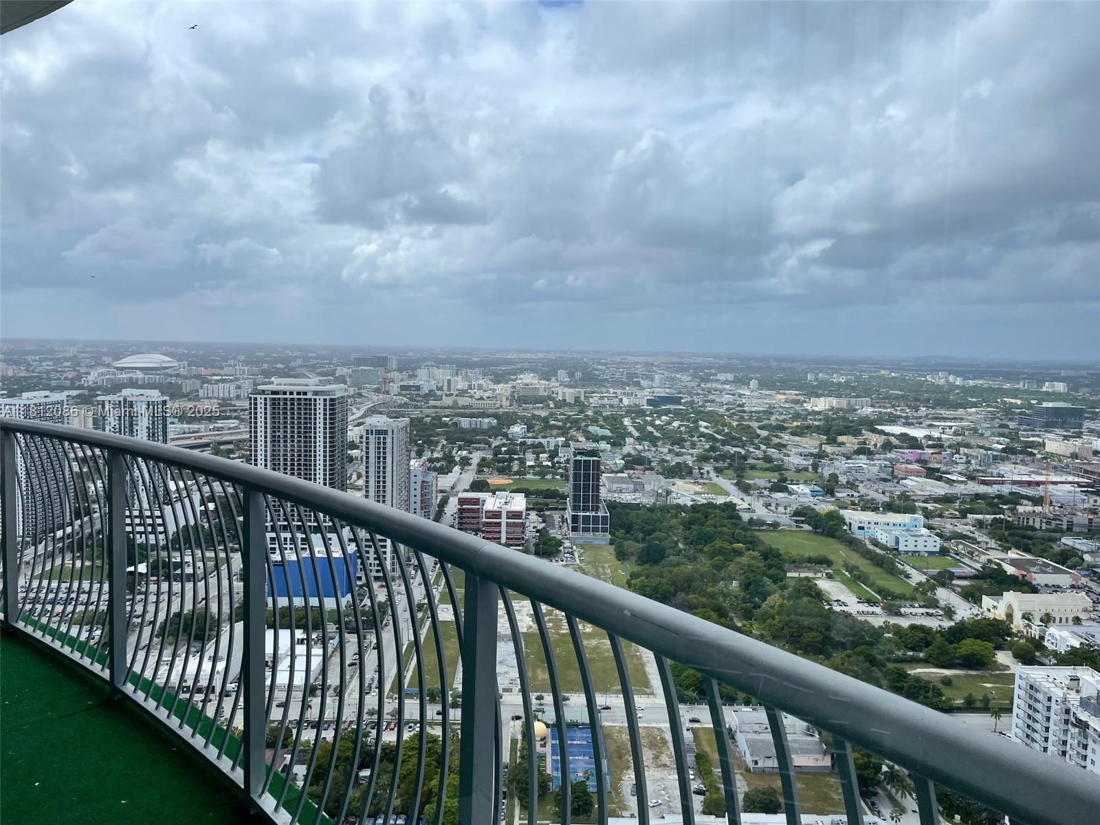 OPERA TOWER CONDO - Residential