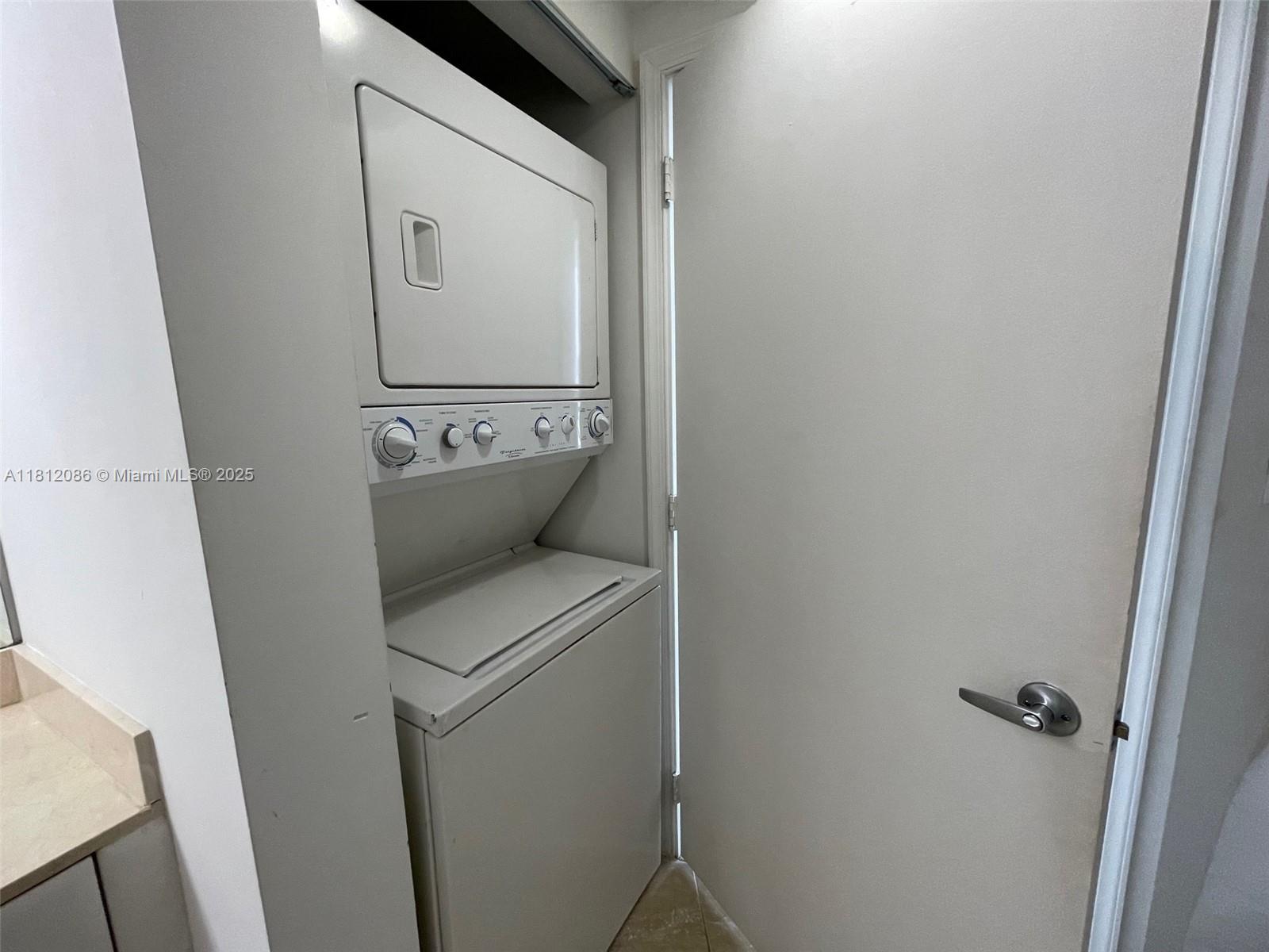 OPERA TOWER CONDO - Residential
