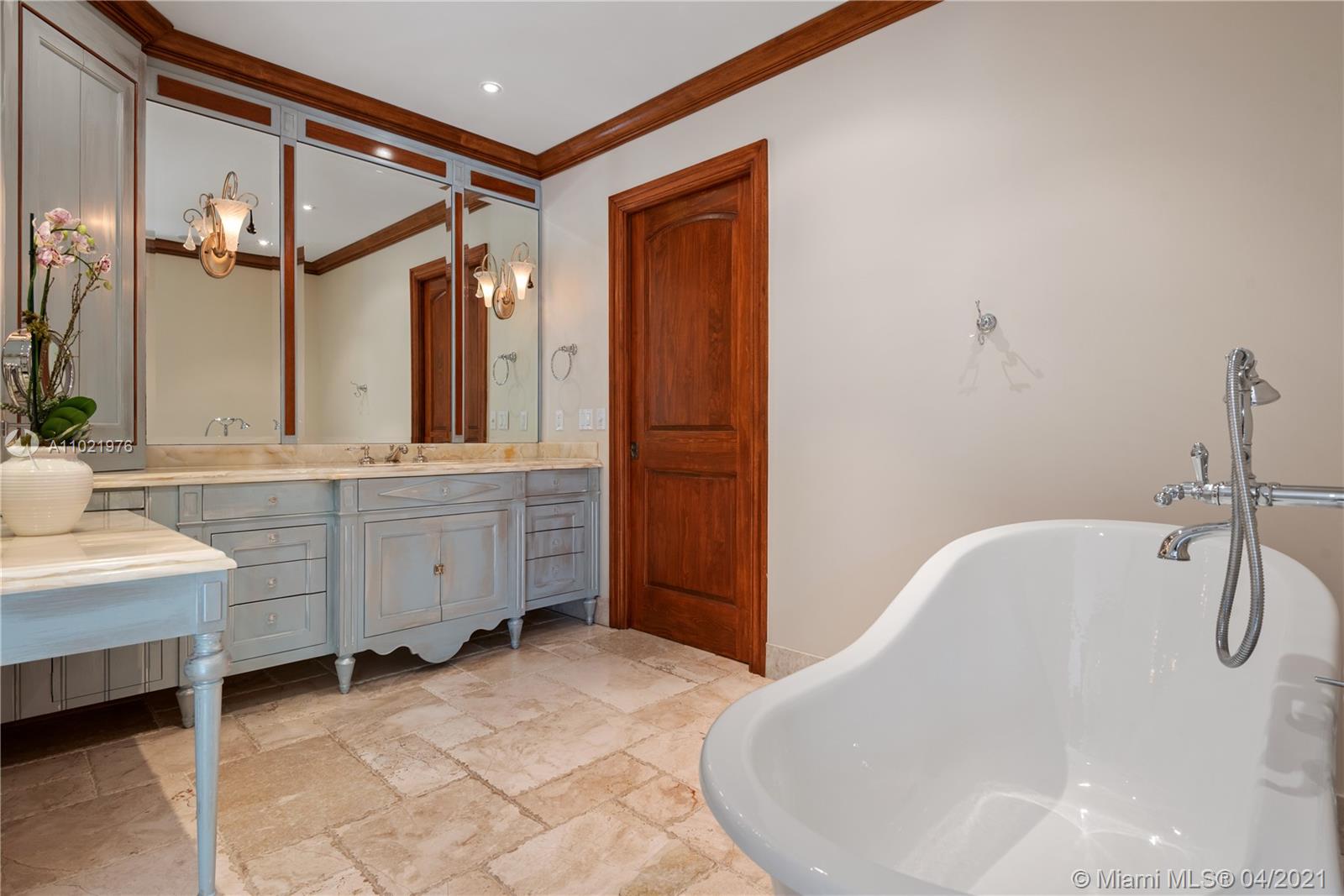 CORAL GABLE COUNTRY CLUB - Residential