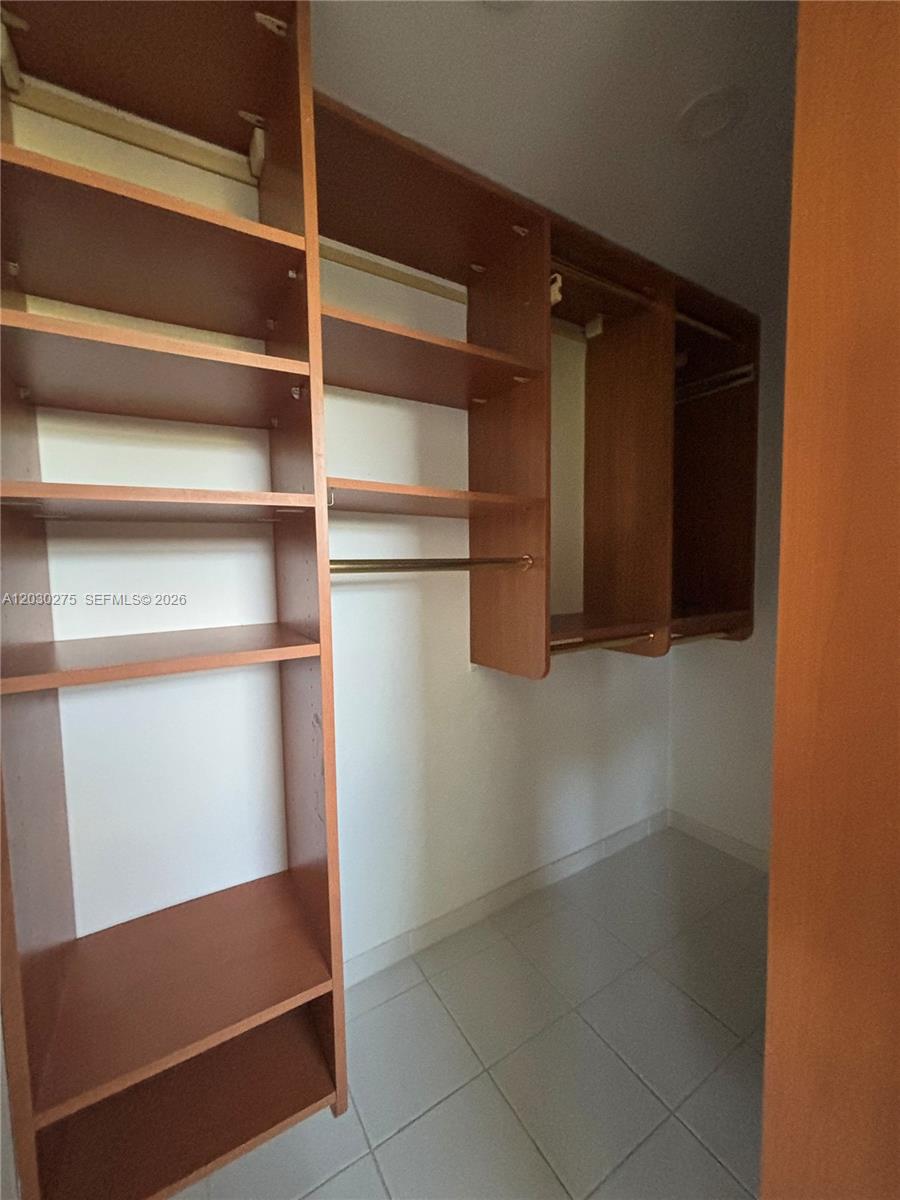 CRANDON TOWER CONDO - Residential Lease