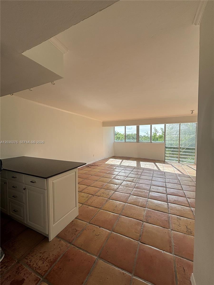 CRANDON TOWER CONDO - Residential Lease