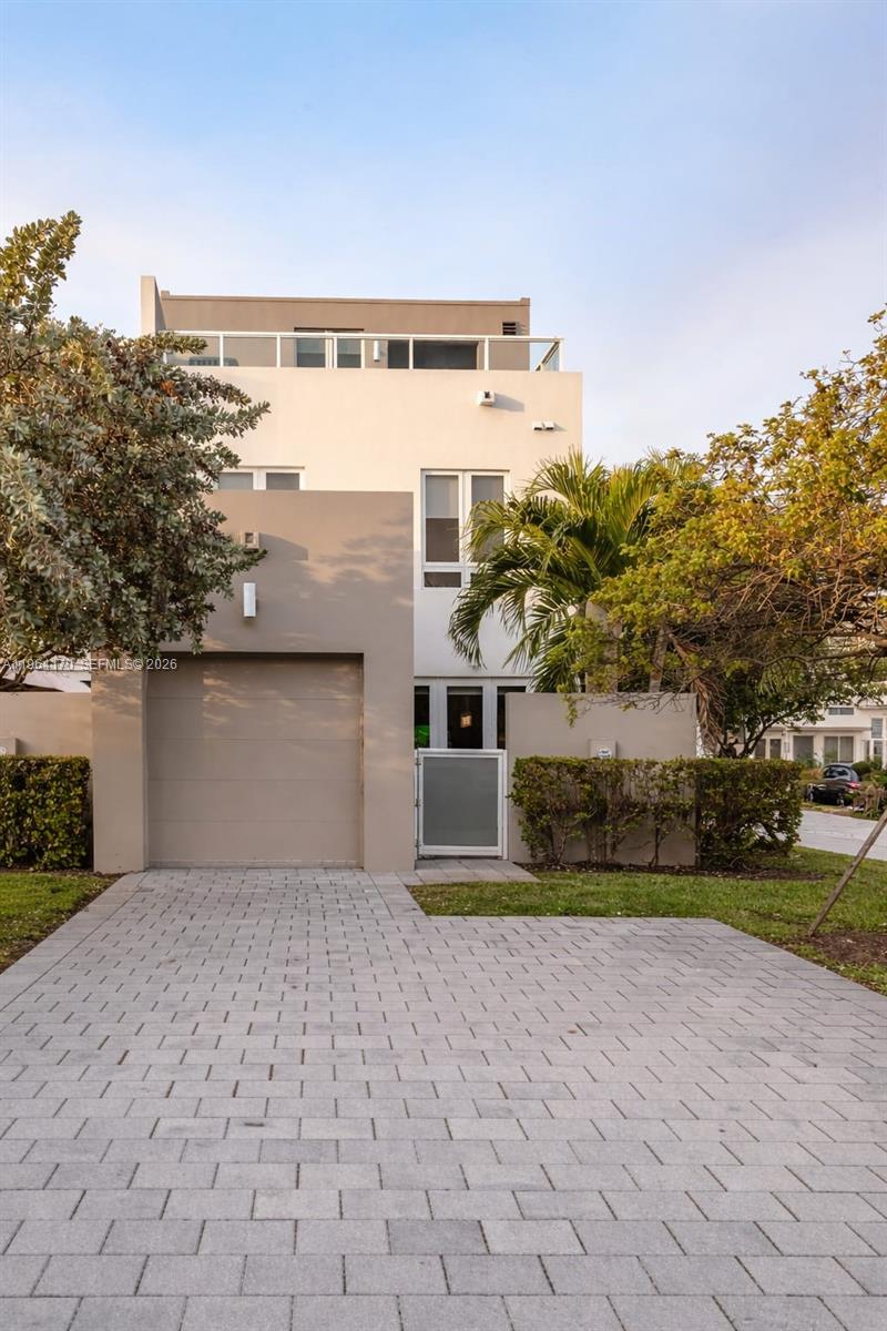 LANDMARK AT DORAL - Residential